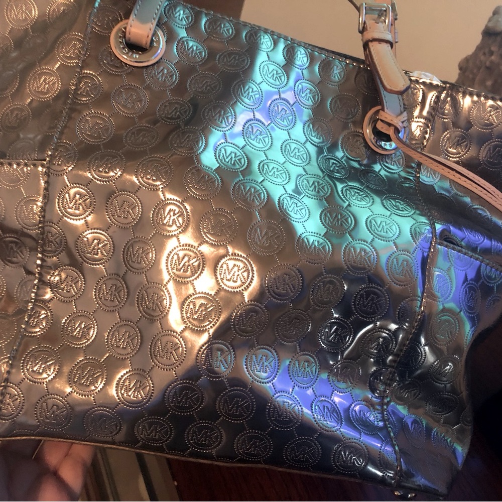 MICHAEL KORS gunmetal metallic purse